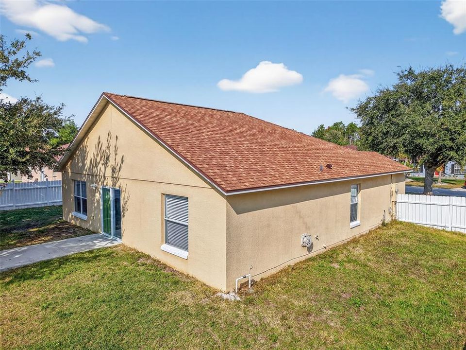 For Sale: $298,500 (3 beds, 2 baths, 1395 Square Feet)