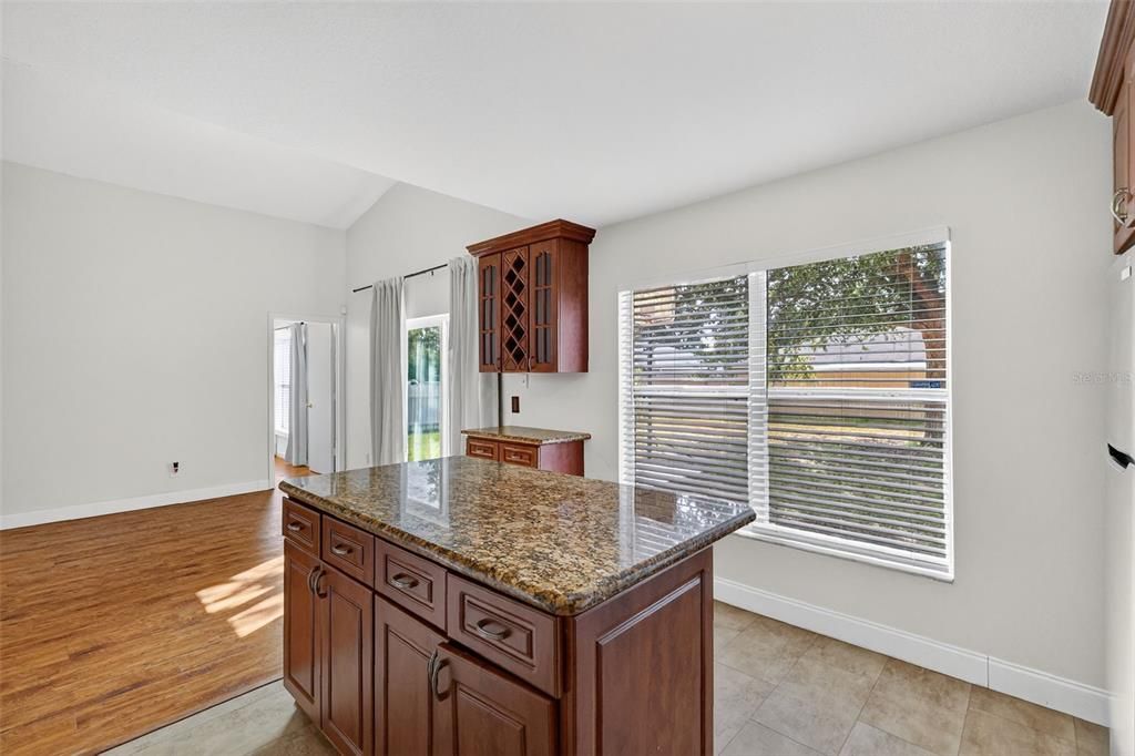 For Sale: $298,500 (3 beds, 2 baths, 1395 Square Feet)