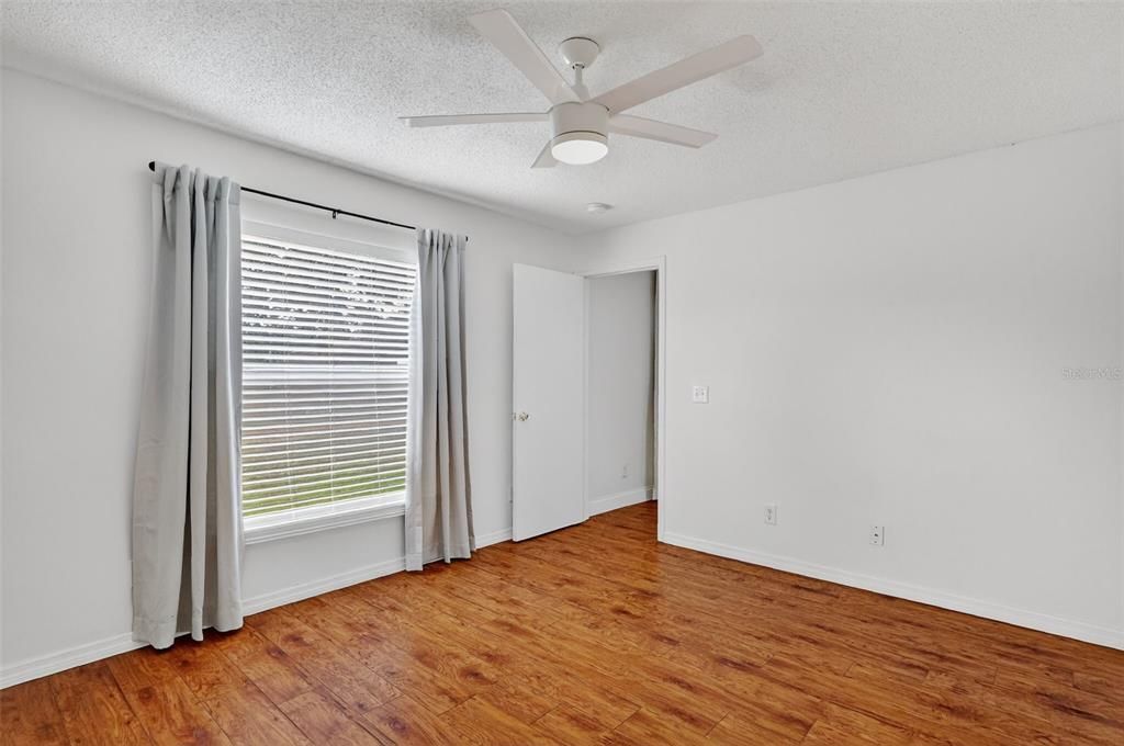 For Sale: $298,500 (3 beds, 2 baths, 1395 Square Feet)