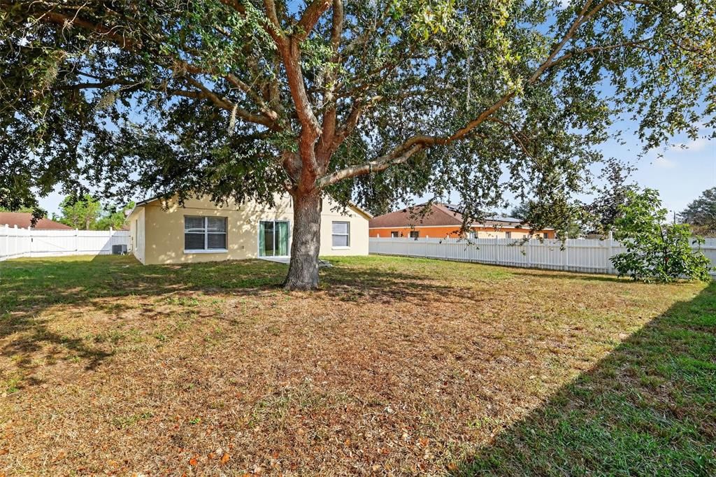 For Sale: $298,500 (3 beds, 2 baths, 1395 Square Feet)