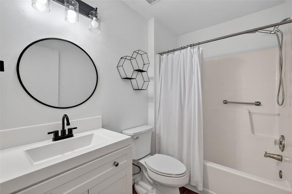 For Sale: $298,500 (3 beds, 2 baths, 1395 Square Feet)