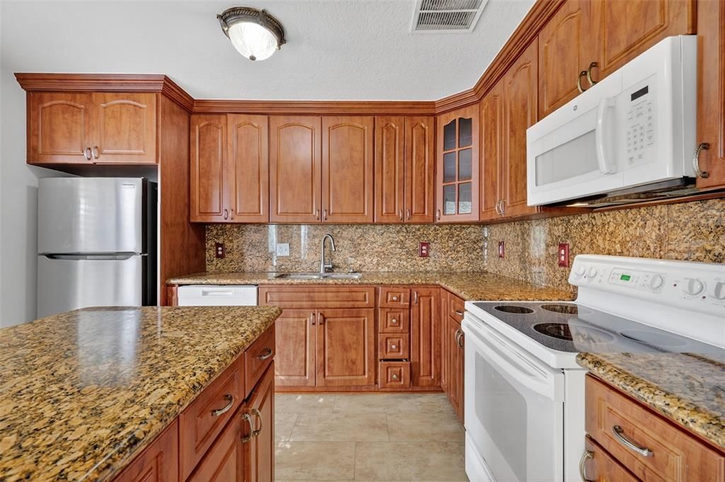 For Sale: $298,500 (3 beds, 2 baths, 1395 Square Feet)