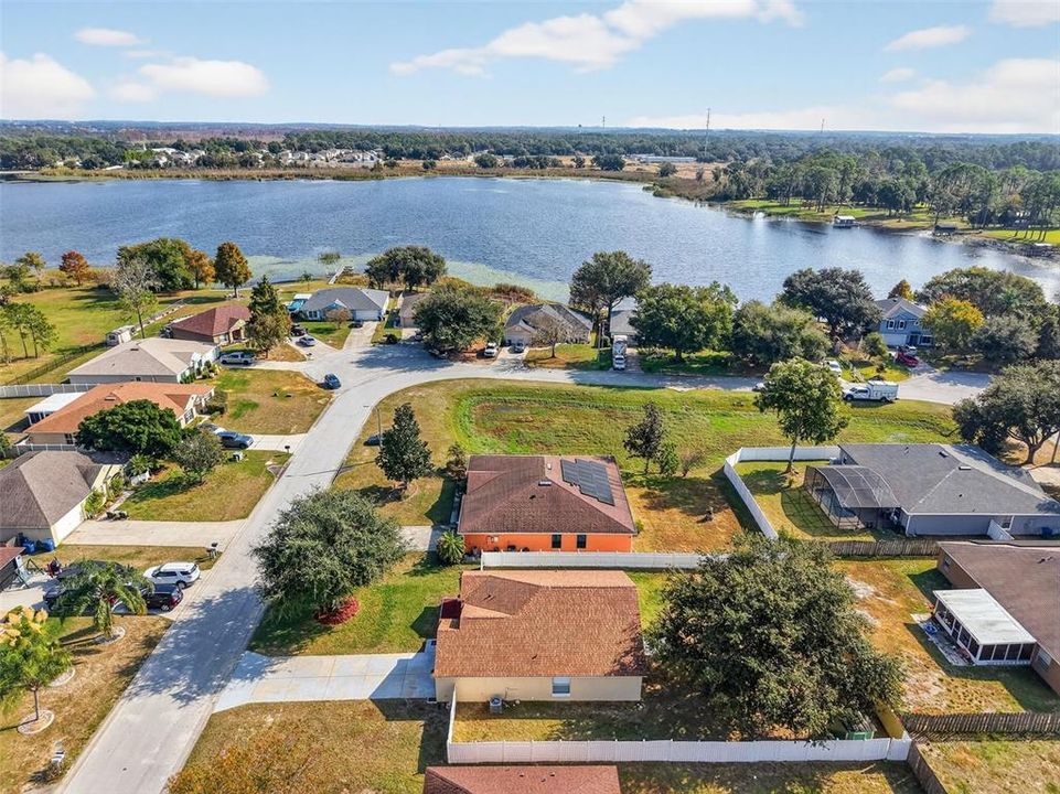 For Sale: $298,500 (3 beds, 2 baths, 1395 Square Feet)