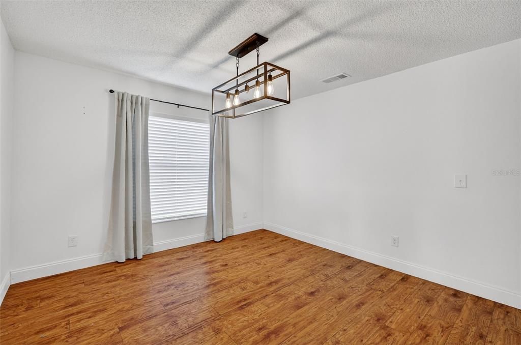 For Sale: $298,500 (3 beds, 2 baths, 1395 Square Feet)