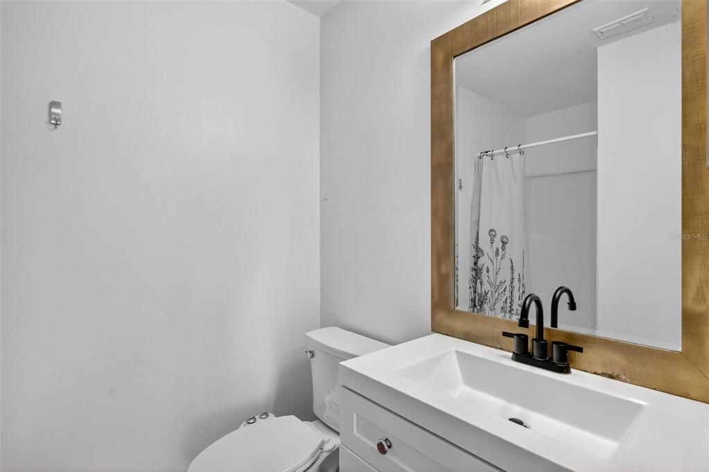 For Sale: $298,500 (3 beds, 2 baths, 1395 Square Feet)