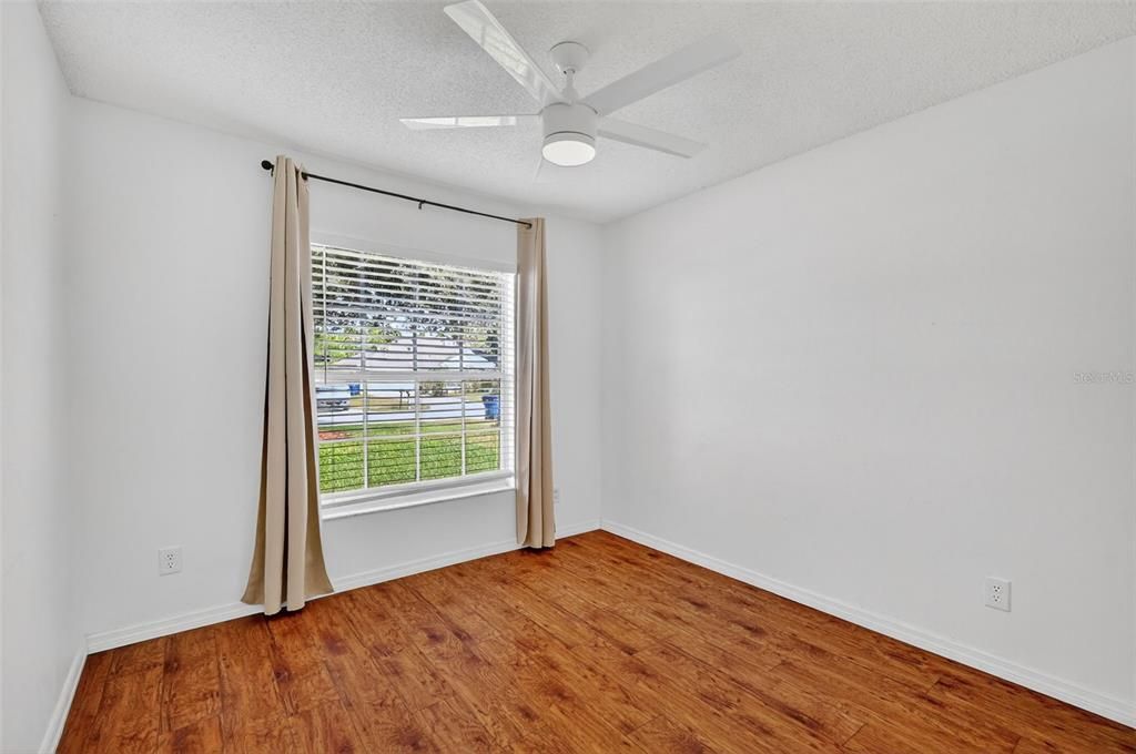 For Sale: $298,500 (3 beds, 2 baths, 1395 Square Feet)