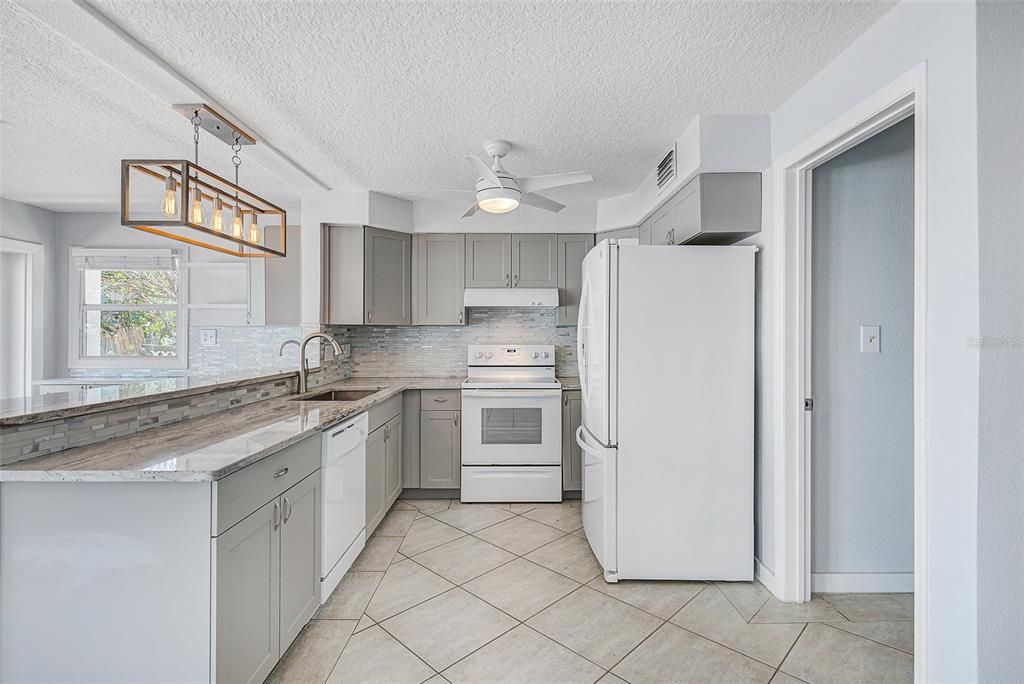 For Rent: $4,350 (3 beds, 2 baths, 1680 Square Feet)