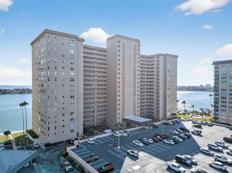 合同活跃: $415,000 (2 贝兹, 2 浴室, 1740 平方英尺)