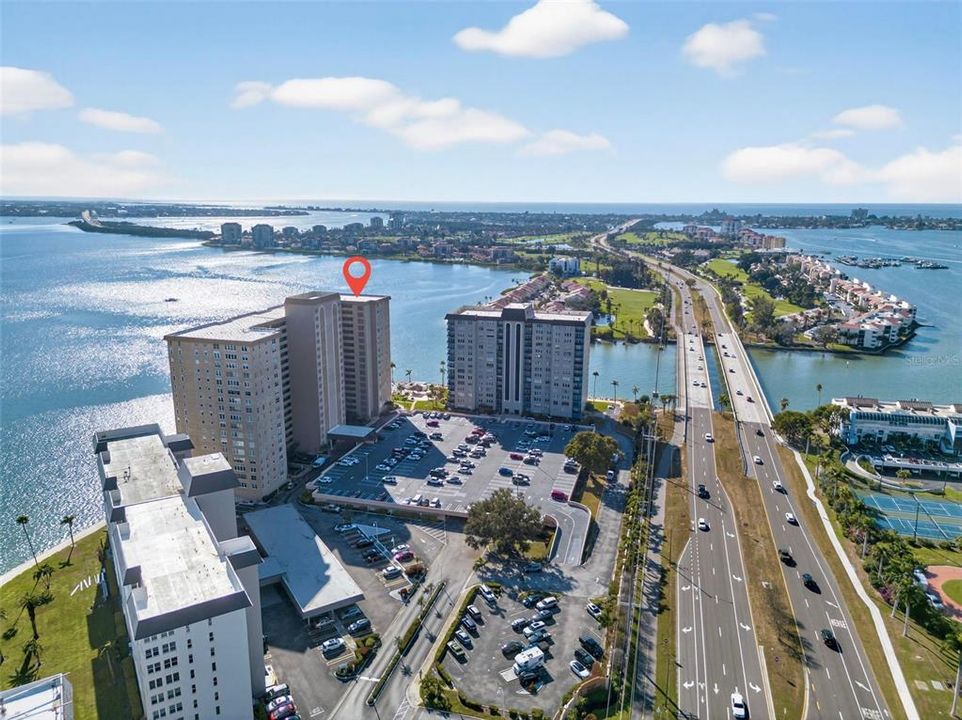 合同活跃: $415,000 (2 贝兹, 2 浴室, 1740 平方英尺)