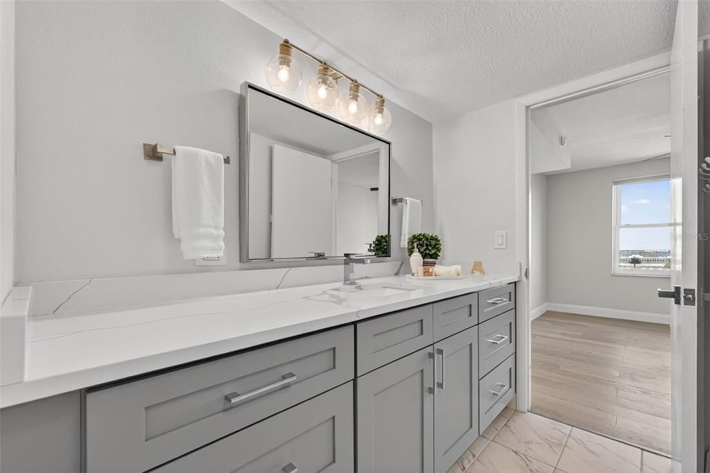 合同活跃: $415,000 (2 贝兹, 2 浴室, 1740 平方英尺)