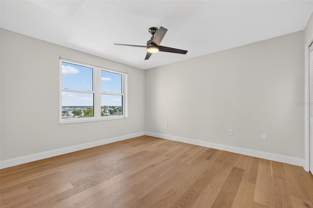 合同活跃: $415,000 (2 贝兹, 2 浴室, 1740 平方英尺)