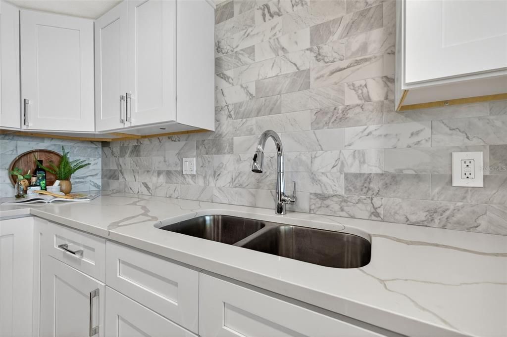 合同活跃: $415,000 (2 贝兹, 2 浴室, 1740 平方英尺)