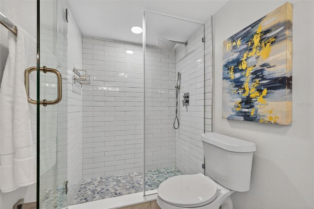 合同活跃: $415,000 (2 贝兹, 2 浴室, 1740 平方英尺)