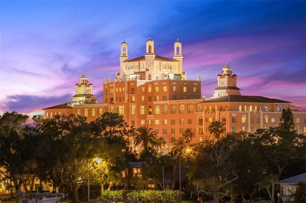 合同活跃: $415,000 (2 贝兹, 2 浴室, 1740 平方英尺)