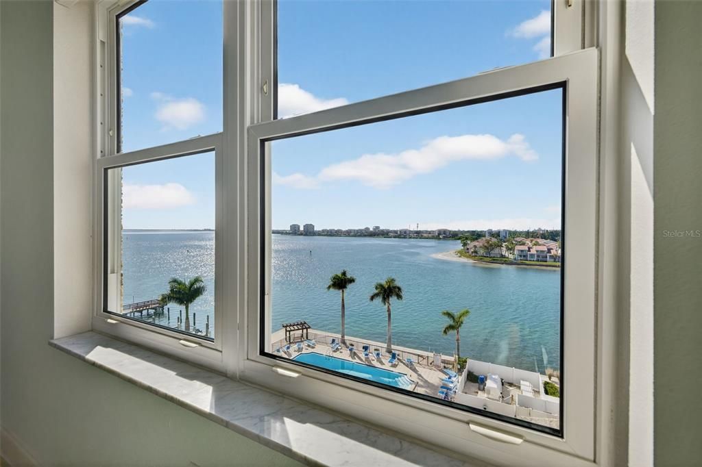 合同活跃: $415,000 (2 贝兹, 2 浴室, 1740 平方英尺)