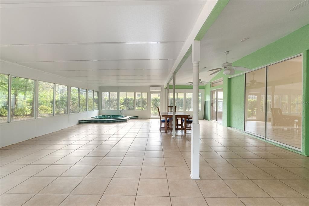 For Sale: $405,000 (3 beds, 2 baths, 1946 Square Feet)