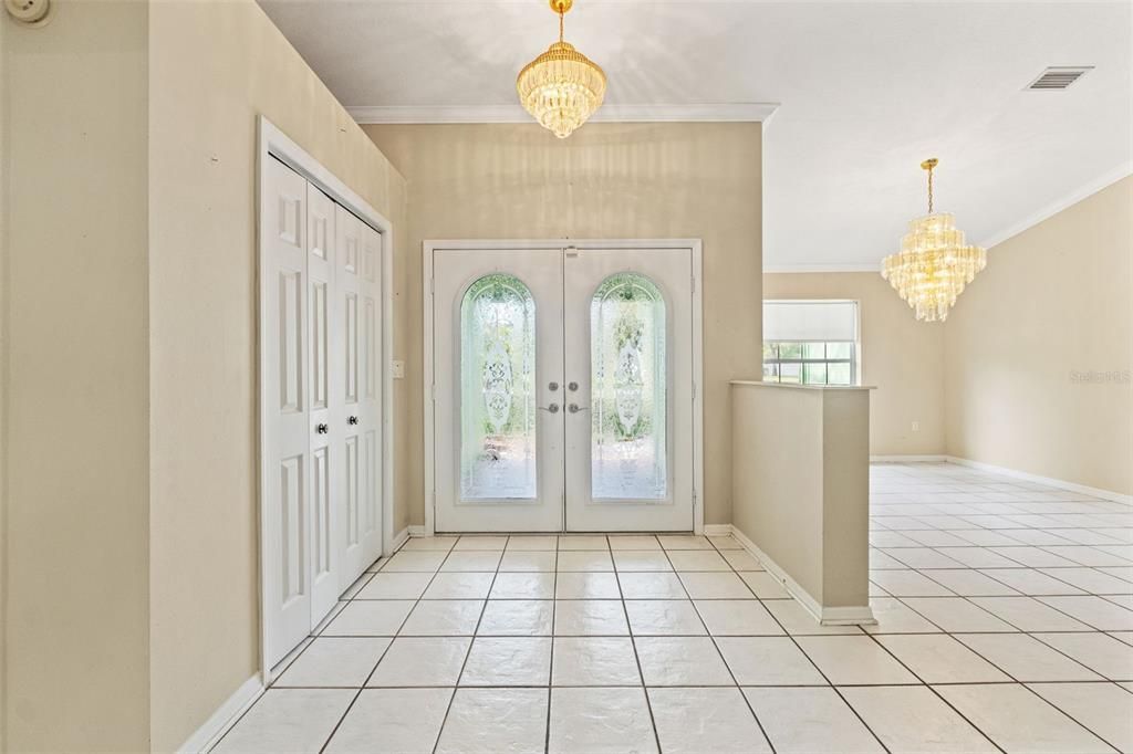 For Sale: $405,000 (3 beds, 2 baths, 1946 Square Feet)