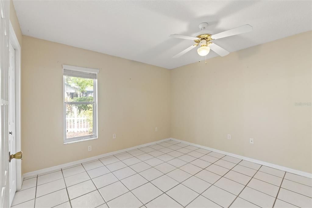 For Sale: $405,000 (3 beds, 2 baths, 1946 Square Feet)