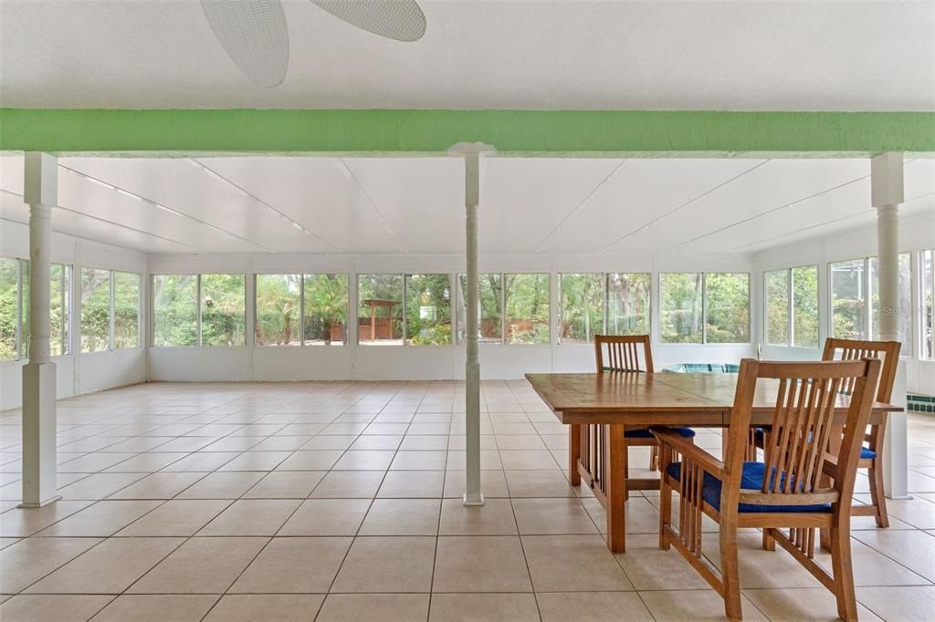 For Sale: $405,000 (3 beds, 2 baths, 1946 Square Feet)