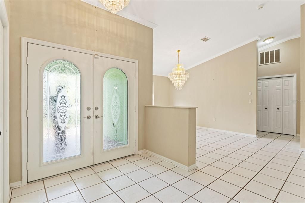 For Sale: $405,000 (3 beds, 2 baths, 1946 Square Feet)