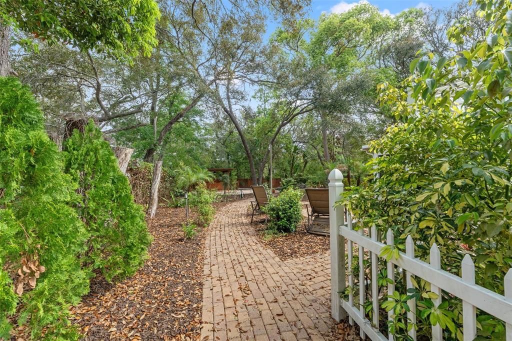 For Sale: $405,000 (3 beds, 2 baths, 1946 Square Feet)