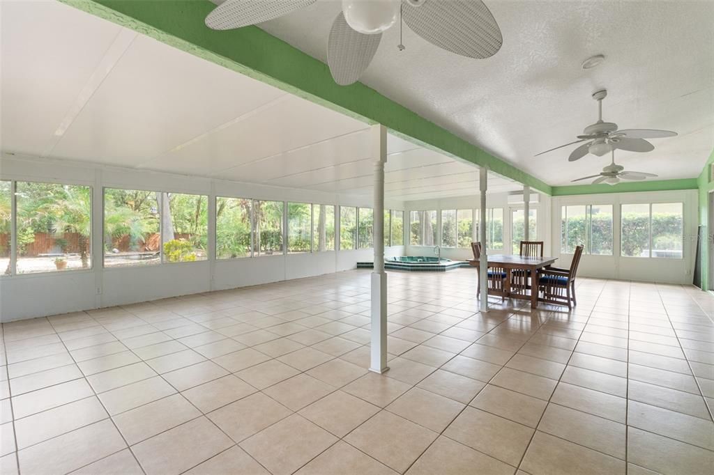 For Sale: $405,000 (3 beds, 2 baths, 1946 Square Feet)