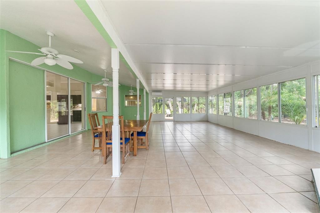 For Sale: $405,000 (3 beds, 2 baths, 1946 Square Feet)