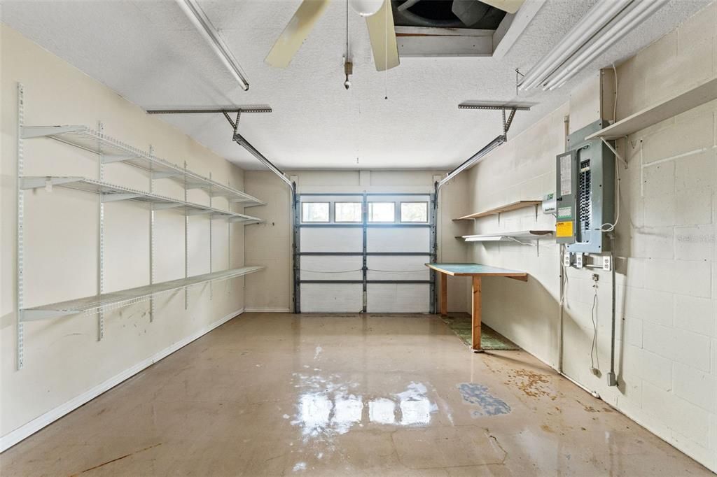 For Sale: $405,000 (3 beds, 2 baths, 1946 Square Feet)