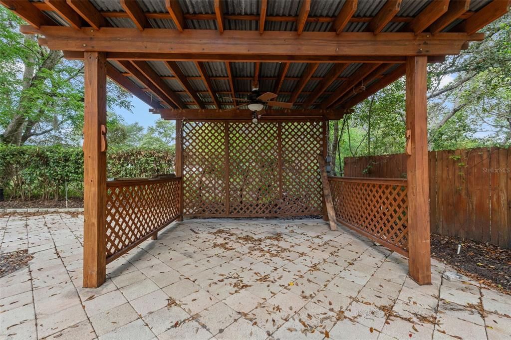 For Sale: $405,000 (3 beds, 2 baths, 1946 Square Feet)