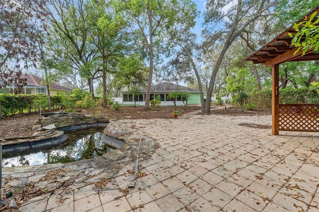 For Sale: $405,000 (3 beds, 2 baths, 1946 Square Feet)