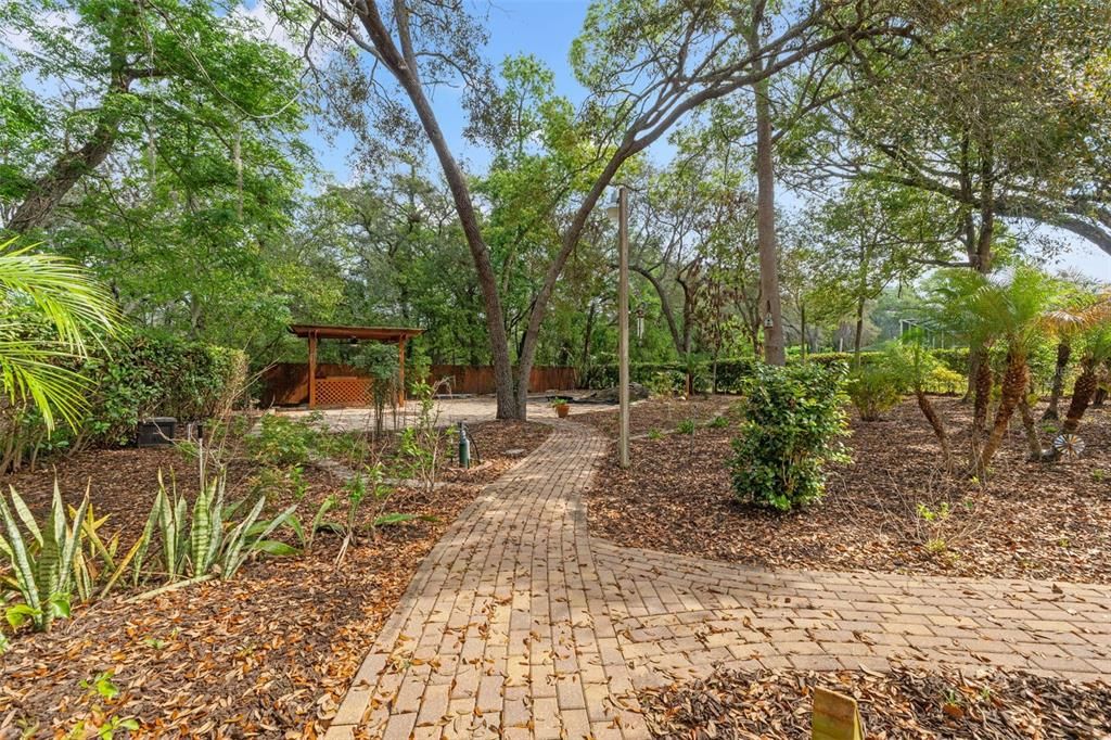 For Sale: $405,000 (3 beds, 2 baths, 1946 Square Feet)