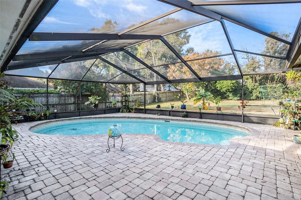 Под контрактом: $450,000 (3 спален, 2 ванн, 2267 Квадратных фут)