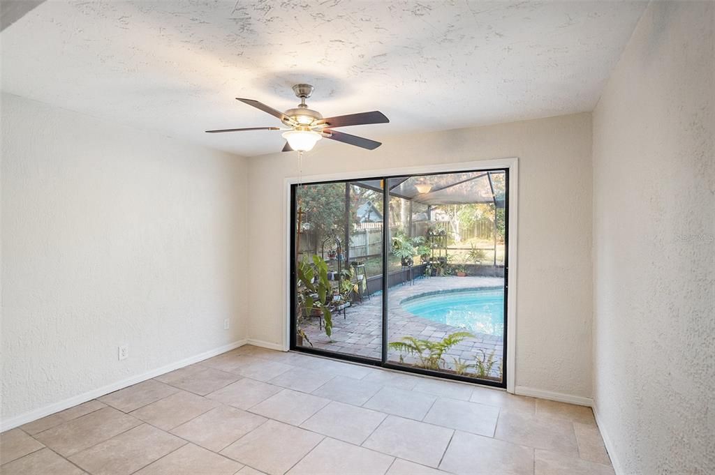 Под контрактом: $450,000 (3 спален, 2 ванн, 2267 Квадратных фут)