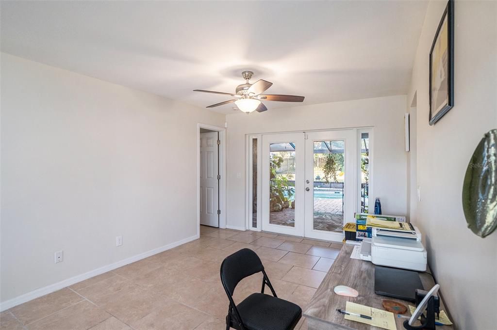 Под контрактом: $450,000 (3 спален, 2 ванн, 2267 Квадратных фут)