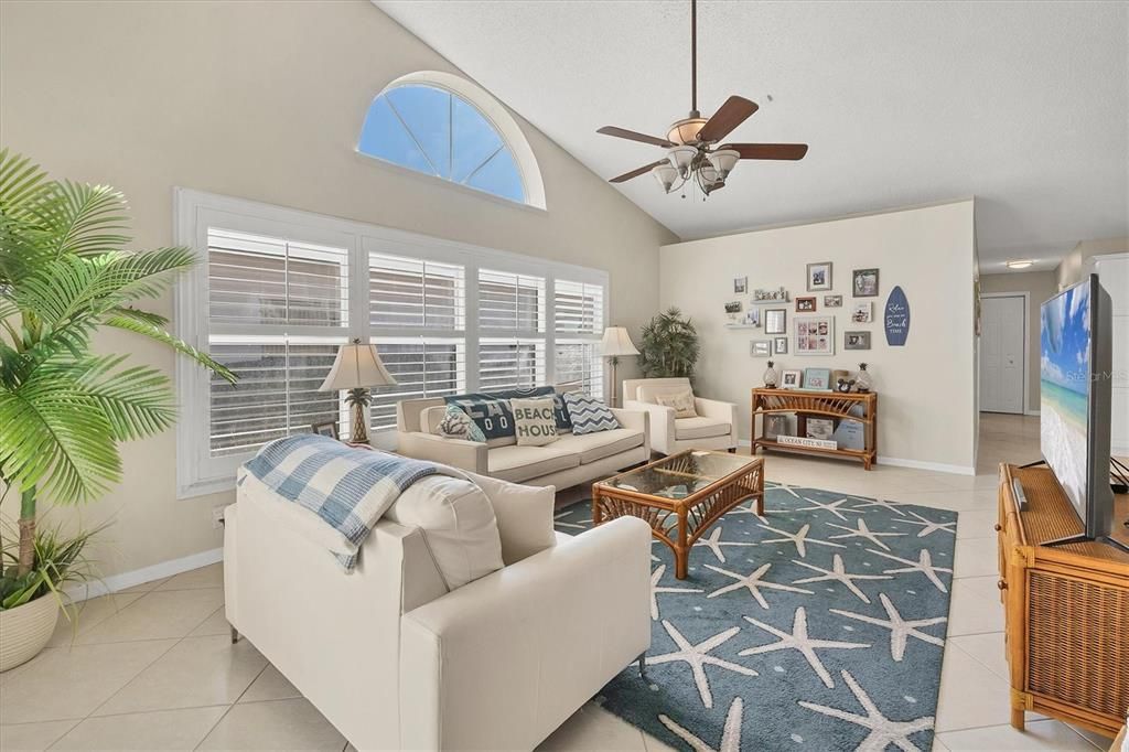 待售: $520,000 (4 贝兹, 2 浴室, 2144 平方英尺)