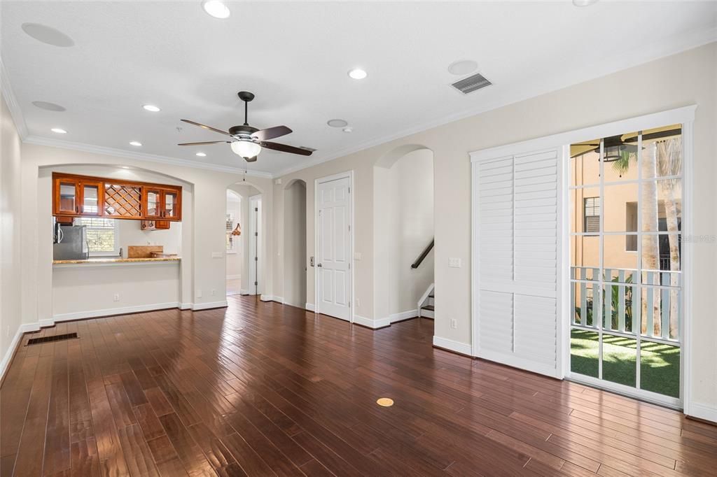 For Rent: $5,200 (3 beds, 3 baths, 2262 Square Feet)