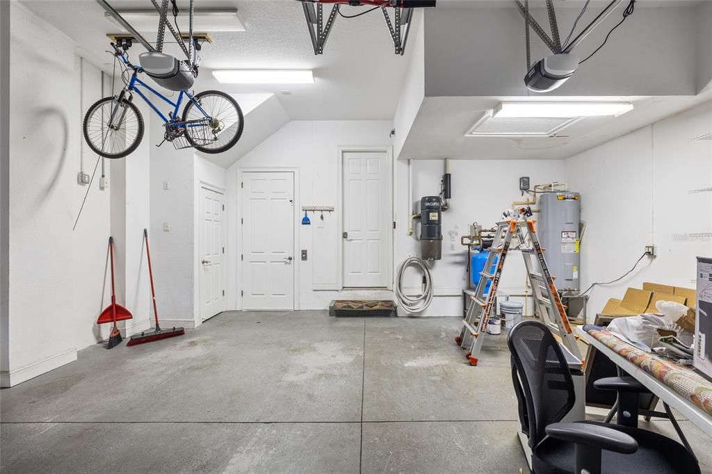 For Rent: $5,200 (3 beds, 3 baths, 2262 Square Feet)