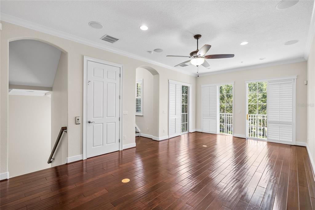 For Rent: $5,200 (3 beds, 3 baths, 2262 Square Feet)