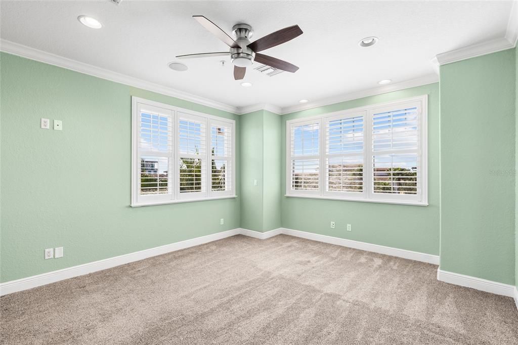 For Rent: $5,200 (3 beds, 3 baths, 2262 Square Feet)