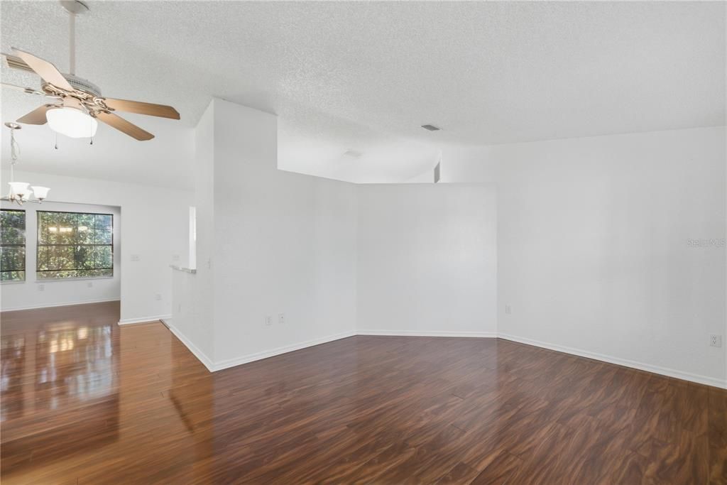 For Sale: $189,000 (2 beds, 2 baths, 1238 Square Feet)