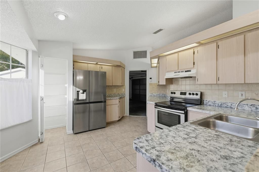 For Sale: $189,000 (2 beds, 2 baths, 1238 Square Feet)
