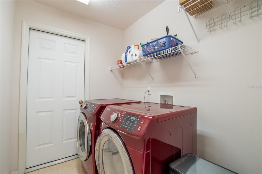 Active With Contract: $525,000 (4 beds, 3 baths, 2328 Square Feet)