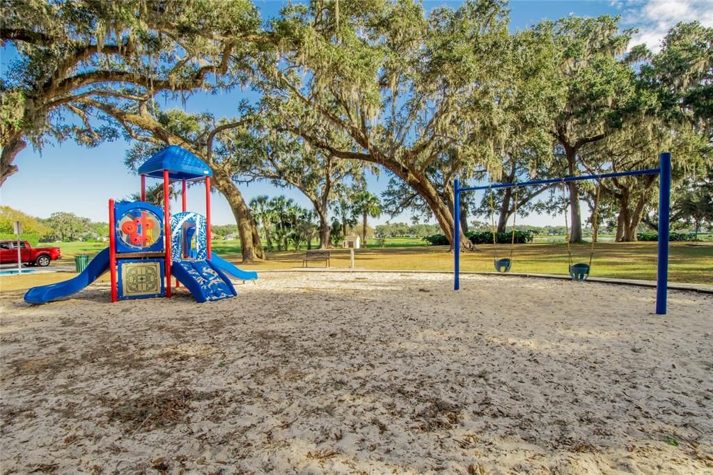 Active With Contract: $525,000 (4 beds, 3 baths, 2328 Square Feet)