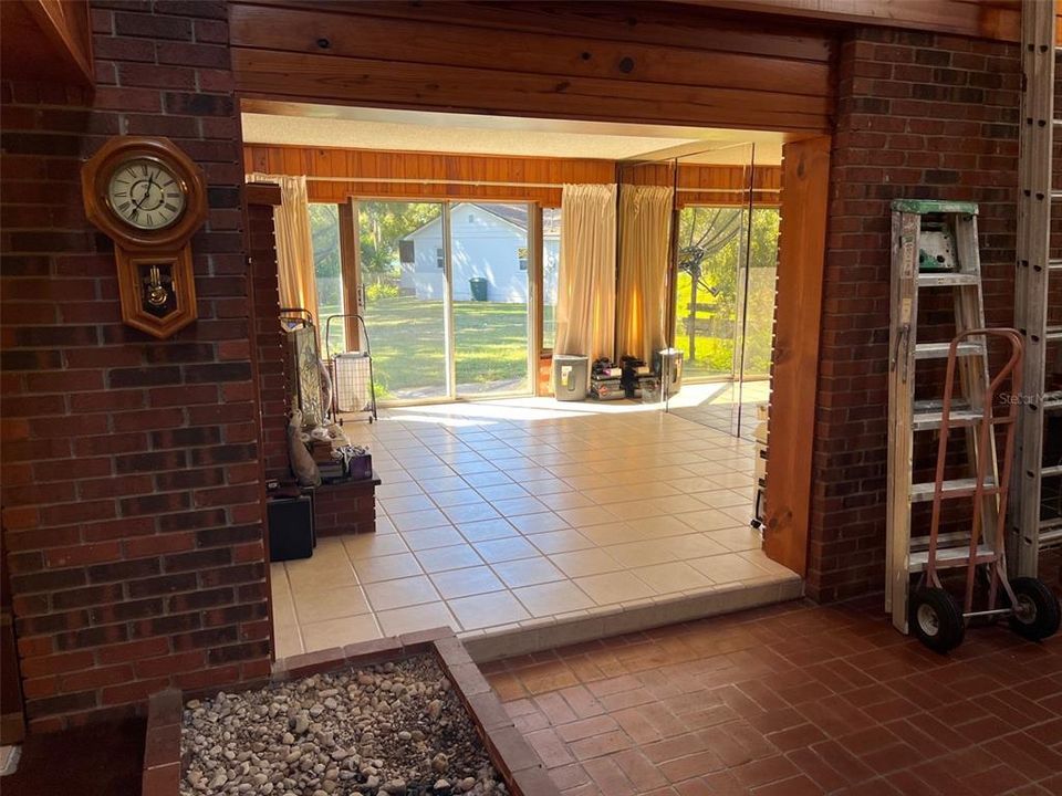 En Venta: $399,000 (4 camas, 2 baños, 3008 Pies cuadrados)