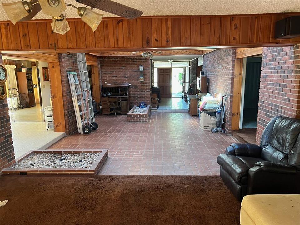 En Venta: $399,000 (4 camas, 2 baños, 3008 Pies cuadrados)