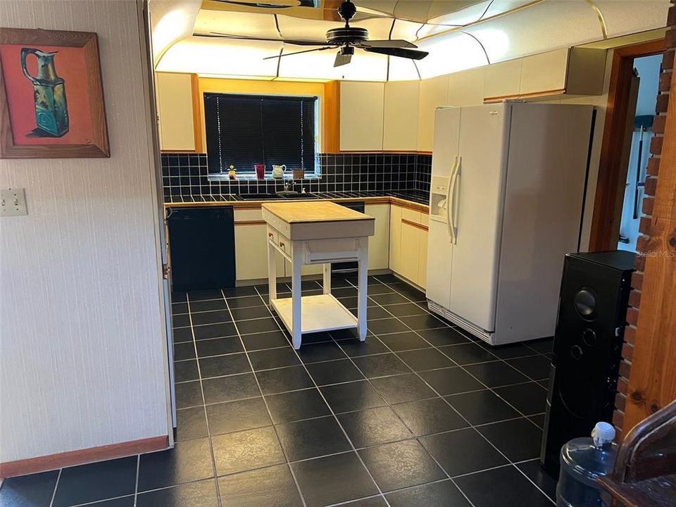 En Venta: $399,000 (4 camas, 2 baños, 3008 Pies cuadrados)