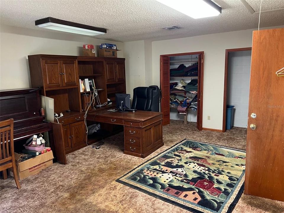 En Venta: $399,000 (4 camas, 2 baños, 3008 Pies cuadrados)