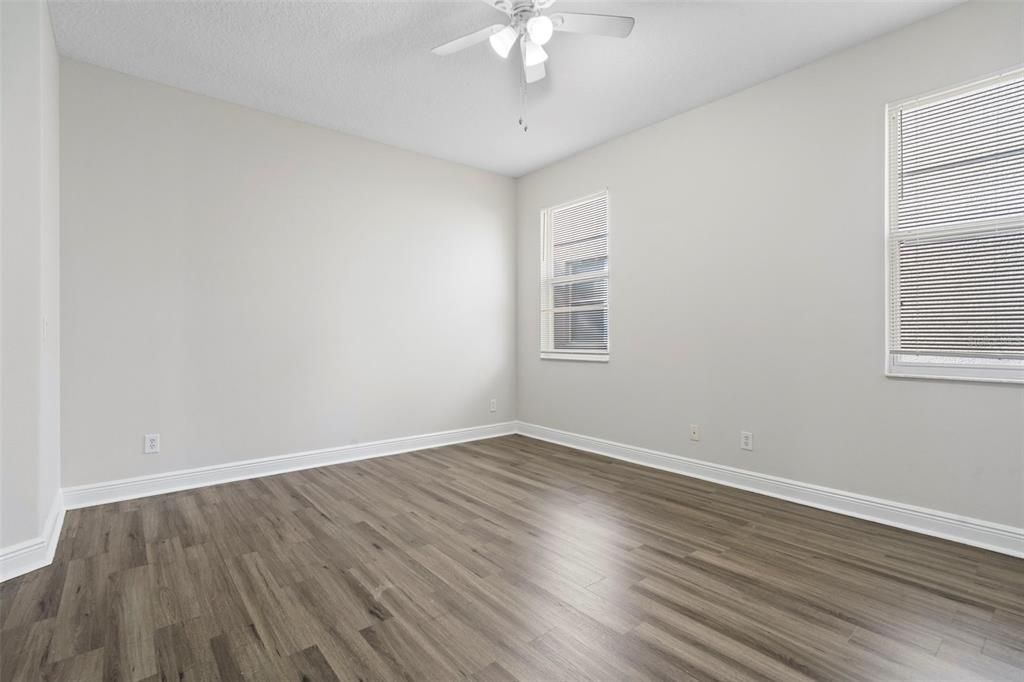 На продажу: $455,000 (4 спален, 2 ванн, 1972 Квадратных фут)