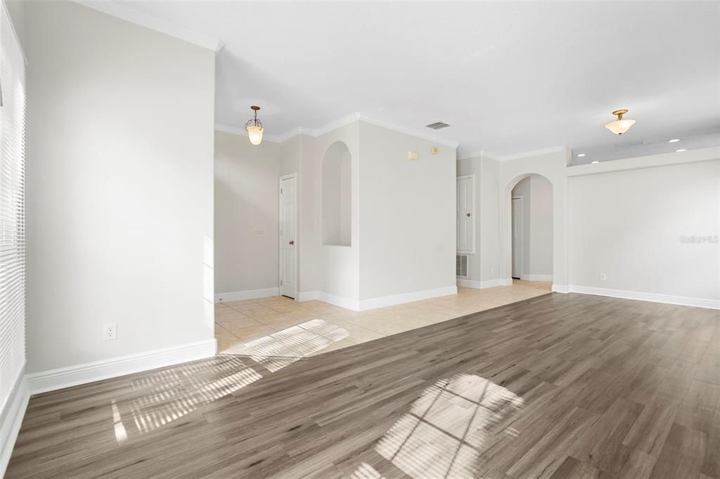 На продажу: $455,000 (4 спален, 2 ванн, 1972 Квадратных фут)