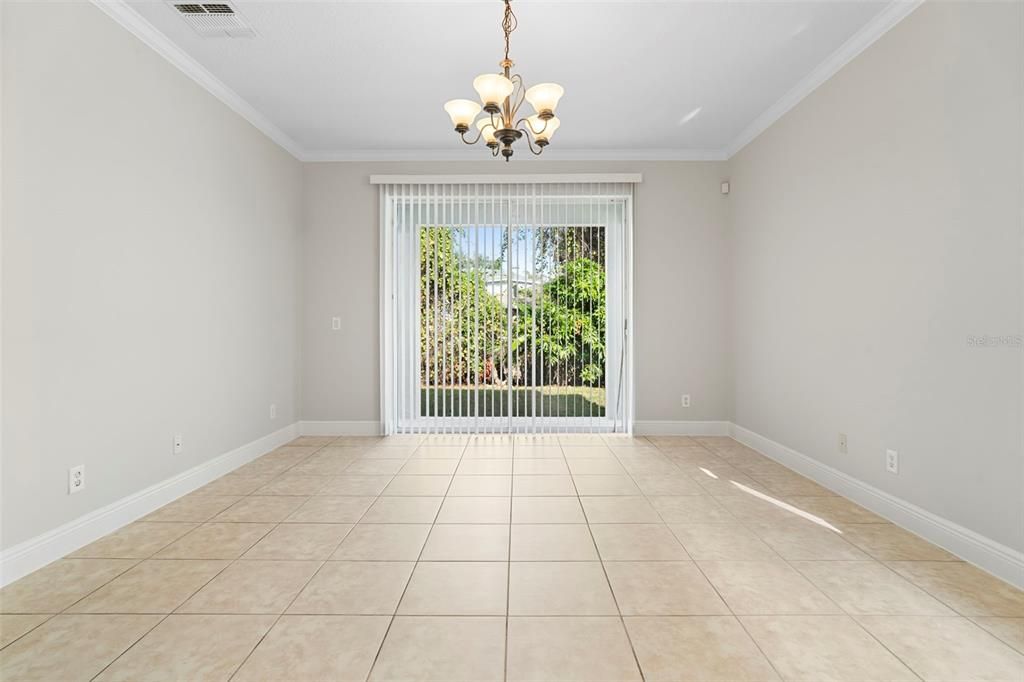 На продажу: $455,000 (4 спален, 2 ванн, 1972 Квадратных фут)